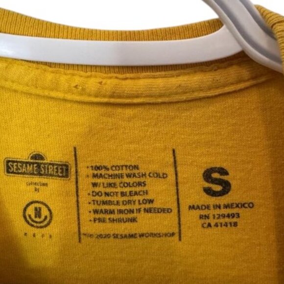 Sesame Street crew neck Bert and Ernie t-shirt design yellow youth size S - Picture 6 of 6
